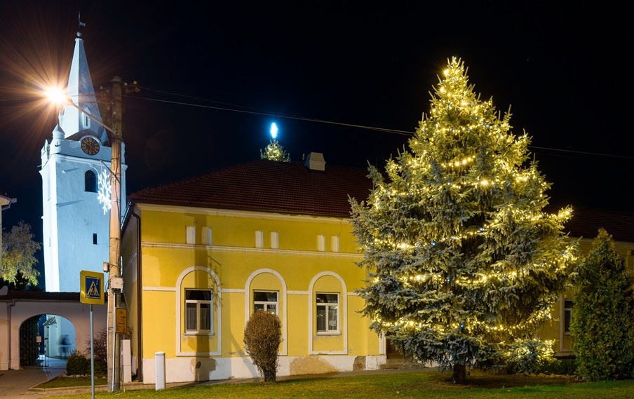 Svetelná LED reťaz čierna, teplá biela LED 3 x 4m  (150 + 30 FLASH LED) 